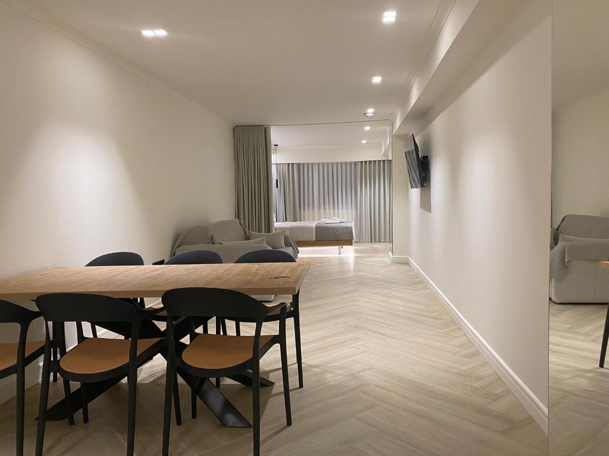 Апарт готель Triple A - Near Ermou Shopping Street - Family Hospitality - Free Parking! Афіни Екстер'єр фото