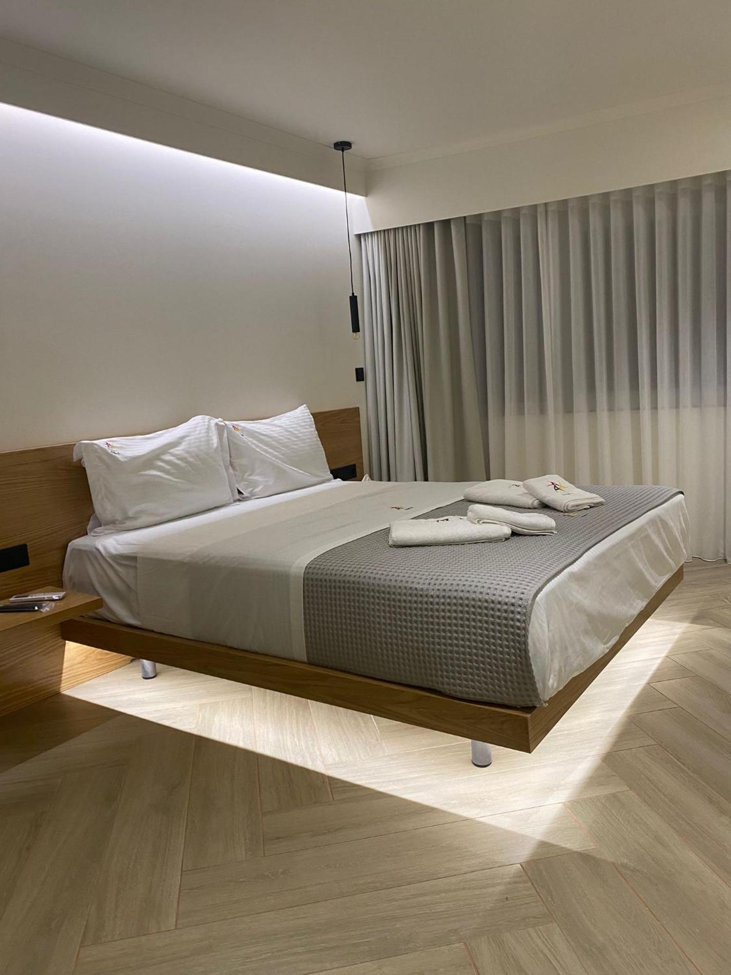 Апарт готель Triple A - Near Ermou Shopping Street - Family Hospitality - Free Parking! Афіни Екстер'єр фото