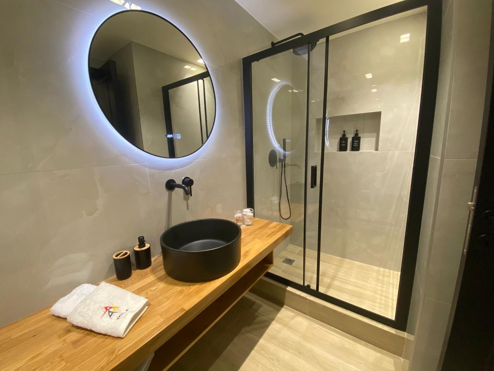 Апарт готель Triple A - Near Ermou Shopping Street - Family Hospitality - Free Parking! Афіни Екстер'єр фото