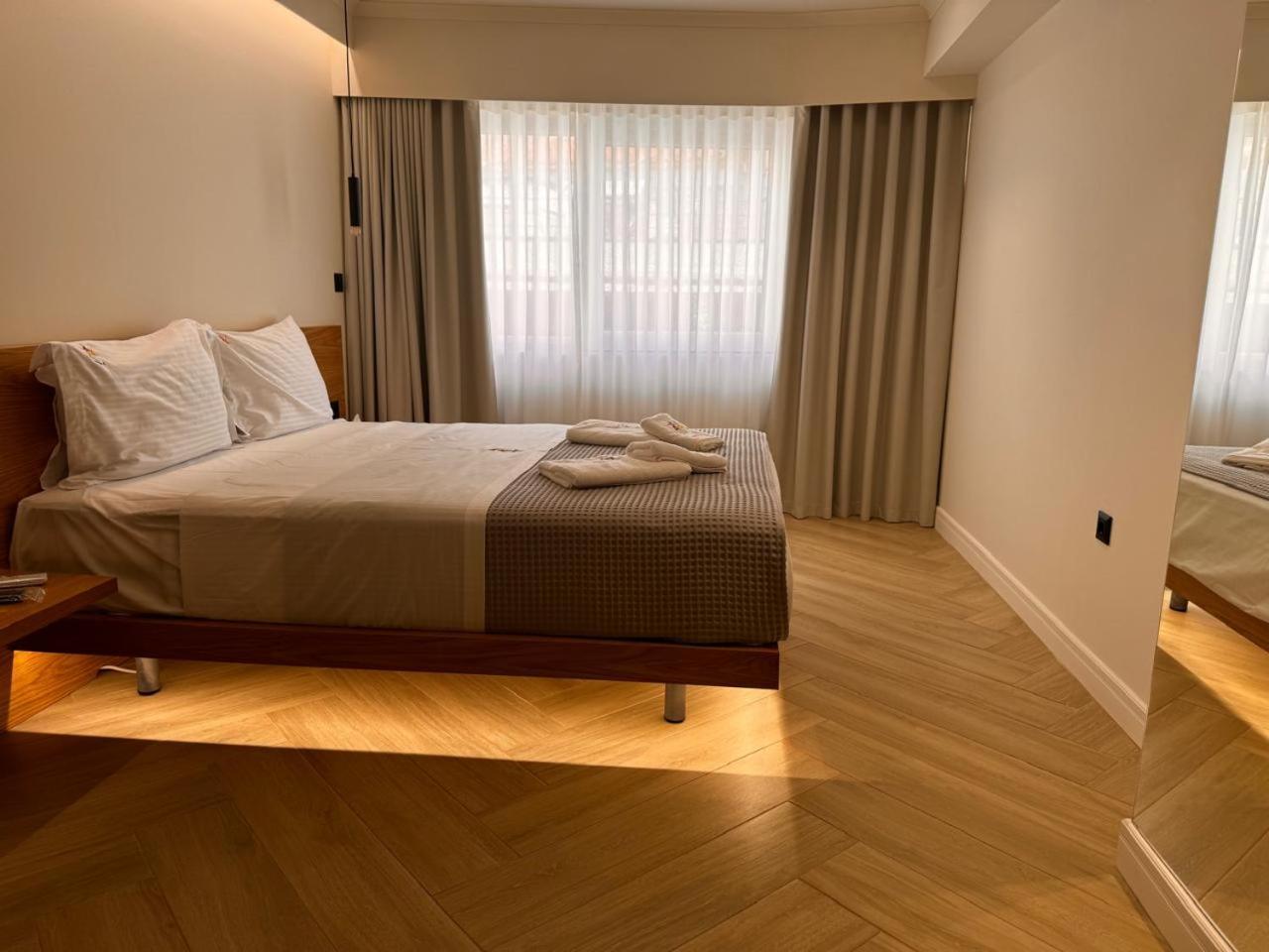 Апарт готель Triple A - Near Ermou Shopping Street - Family Hospitality - Free Parking! Афіни Екстер'єр фото