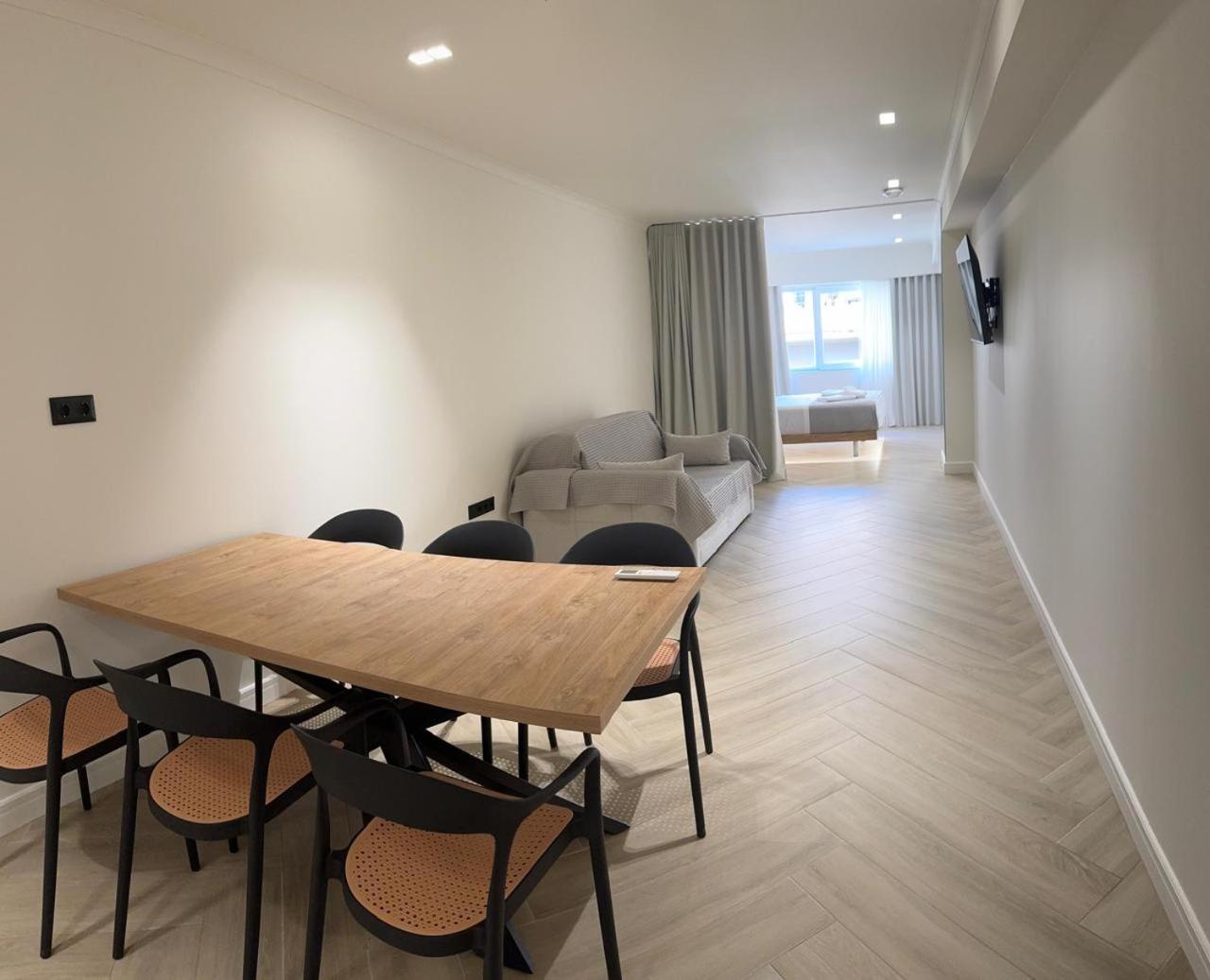 Апарт готель Triple A - Near Ermou Shopping Street - Family Hospitality - Free Parking! Афіни Екстер'єр фото