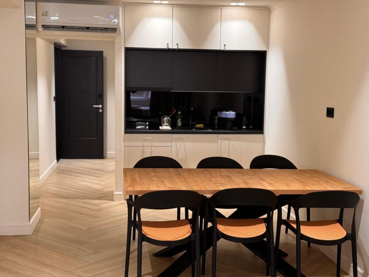 Апарт готель Triple A - Near Ermou Shopping Street - Family Hospitality - Free Parking! Афіни Екстер'єр фото