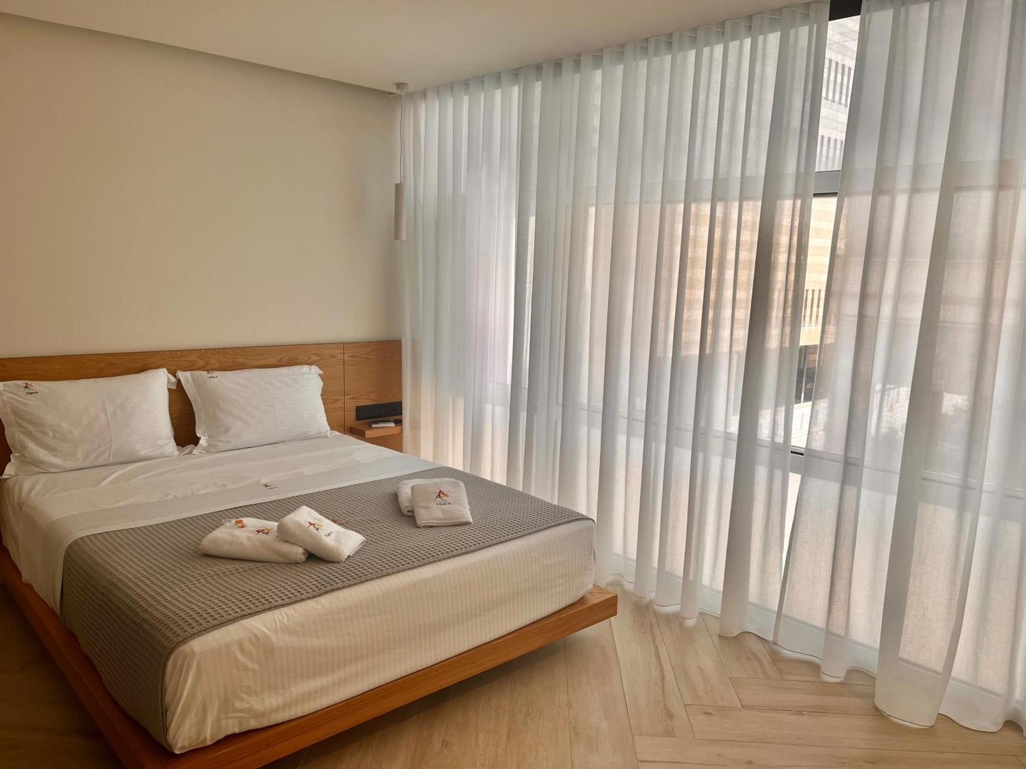 Апарт готель Triple A - Near Ermou Shopping Street - Family Hospitality - Free Parking! Афіни Екстер'єр фото